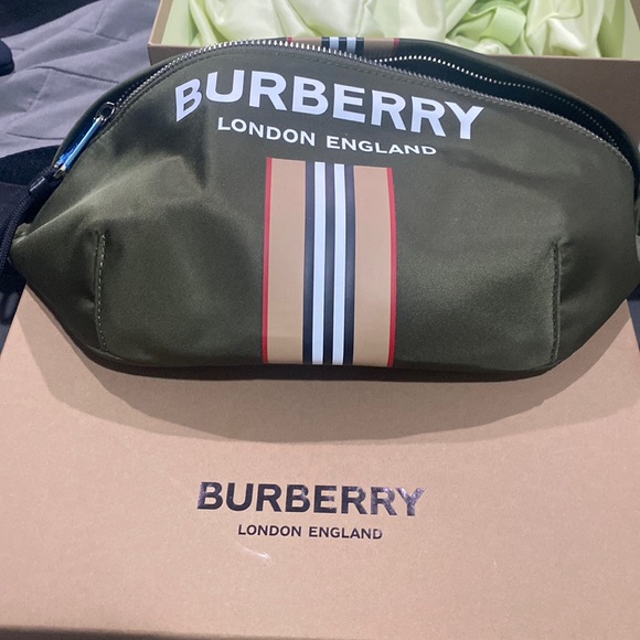 Dark Olive Green Burberry limited - Picture 1 of 4